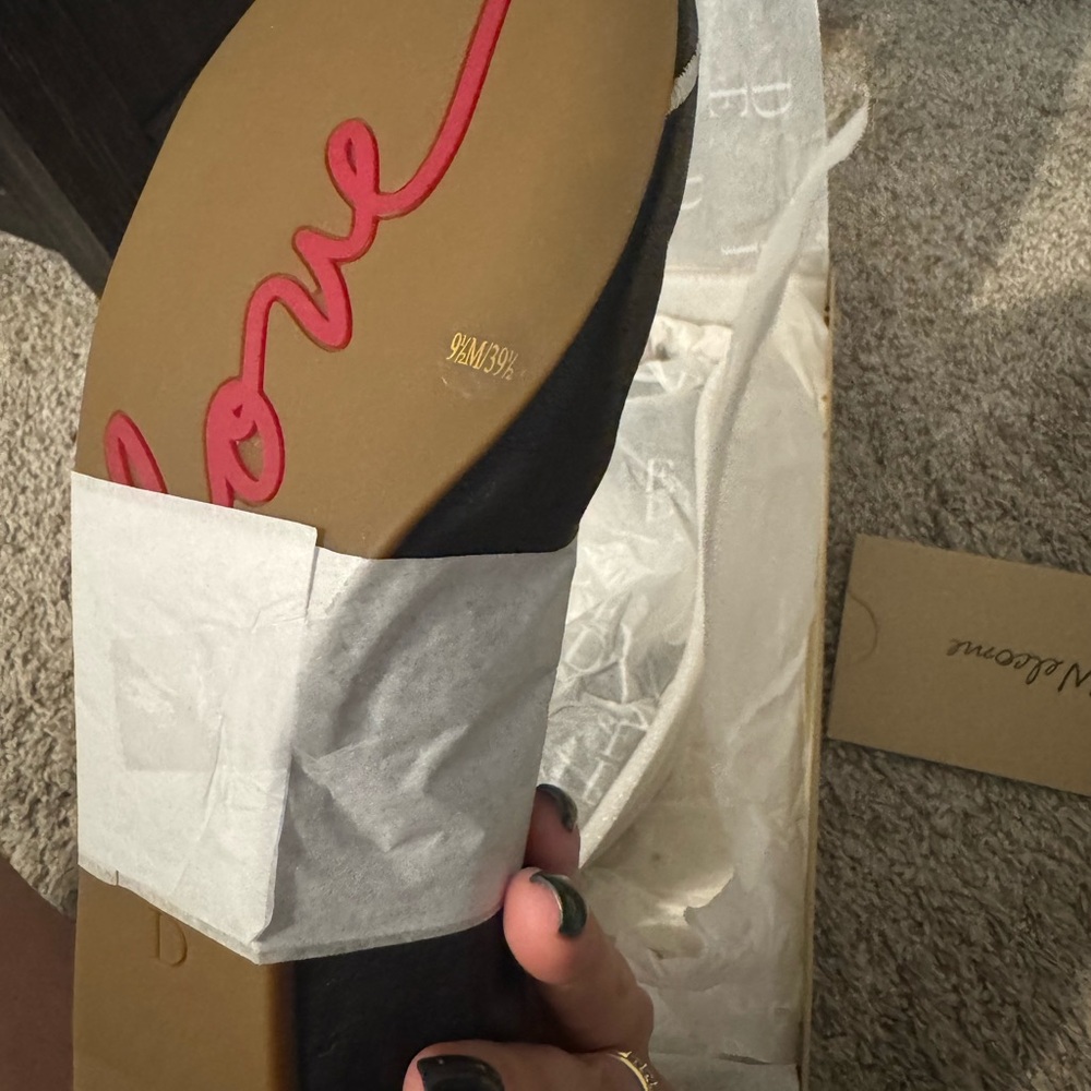 ED by Ellen DeGeneres Langston Flats Black Leather “Love” Embroidery Size 9.5